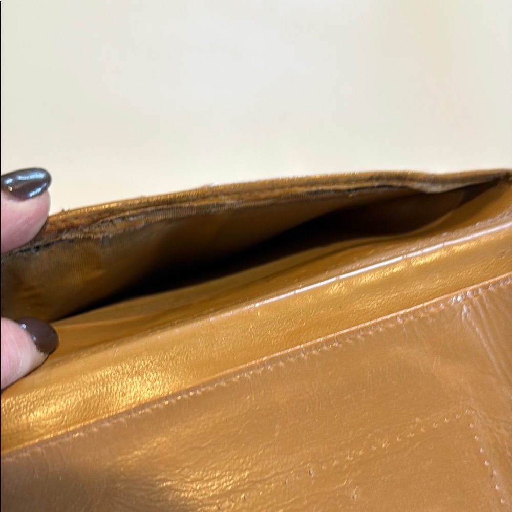 Chanel Wallet - Picture 12 of 14
